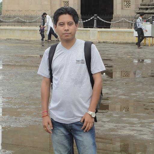 Krishna Giri Photo 14