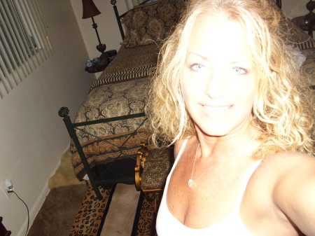 Stephanie Gibson Photo 36